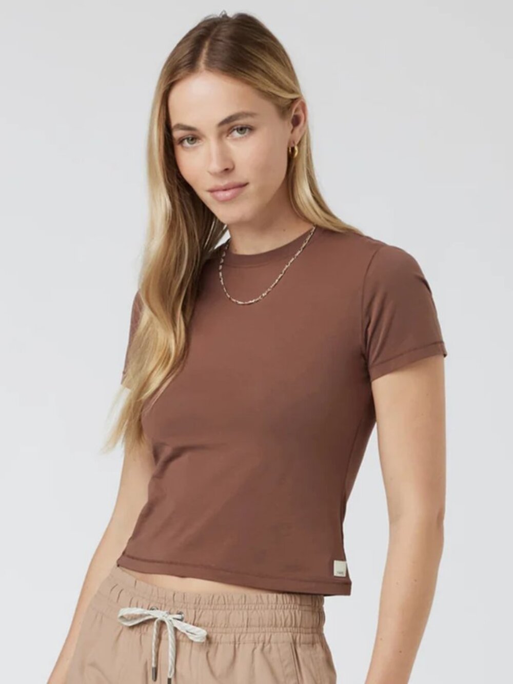 Vuori Feather Baby Tee Size Large - Pepper (Brown)